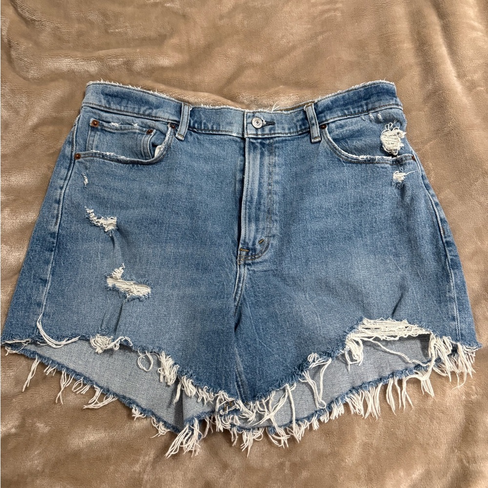 Abercrombie & Fitch 4” High Rise Mom Short